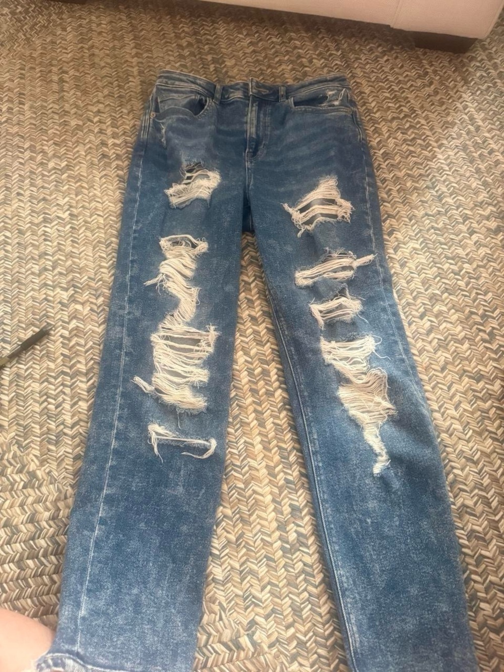 American Eagle Outfitters Women's Distressed Blue Straight Leg Jeans